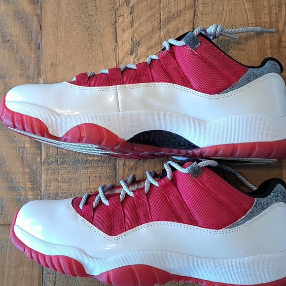 Jordan 11 retro Low Cherry bottom 2012 - Picture 10 of 14